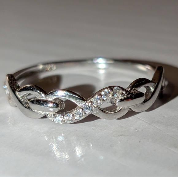 925 sterling silver infinity diamond Promise ring sz 6 main image 9